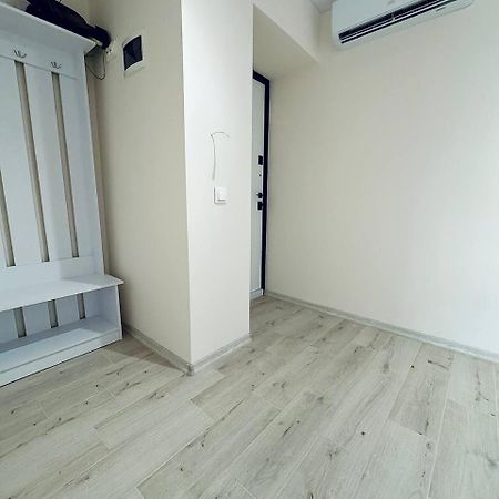 Двокімнатна Квартира На Корятовича, 2Б แบรฮอฟ ภายนอก รูปภาพ